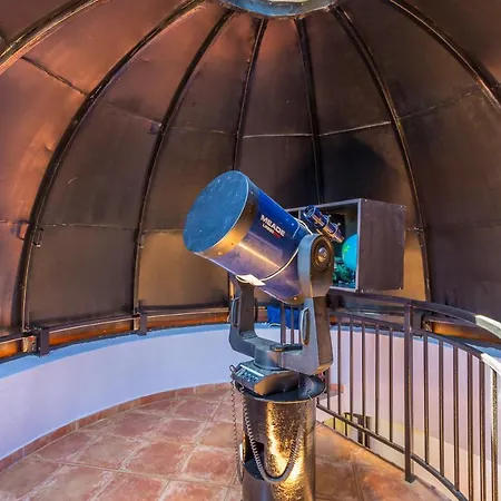 Universe Apartment *