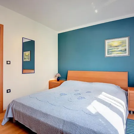 Universe Apartment Pula