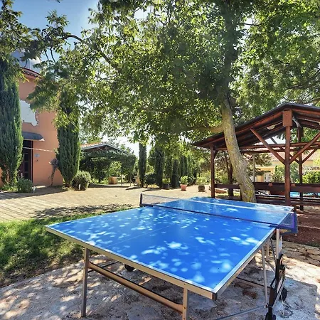 Universe Apartment *