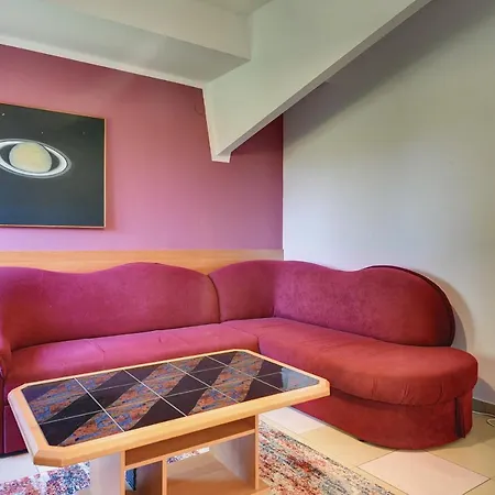 Universe Apartment *