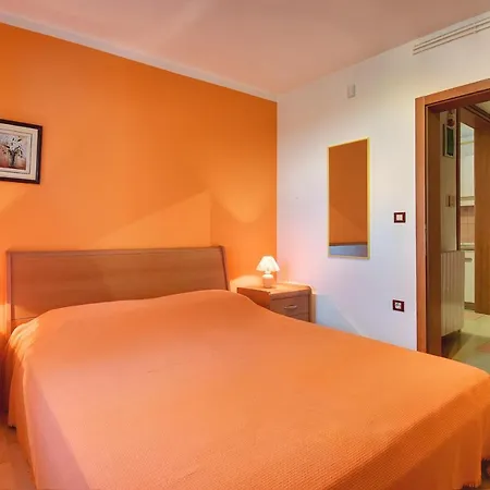 Apartment Universe Pula