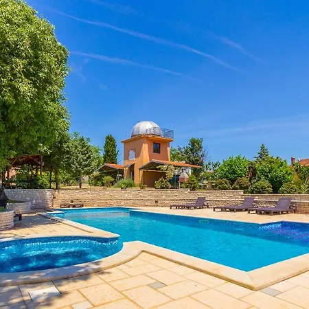 Universe Apartment Pula